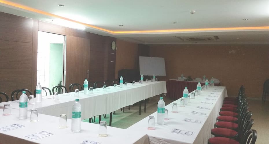 Hotel Siroy Lily, Guwahati 4